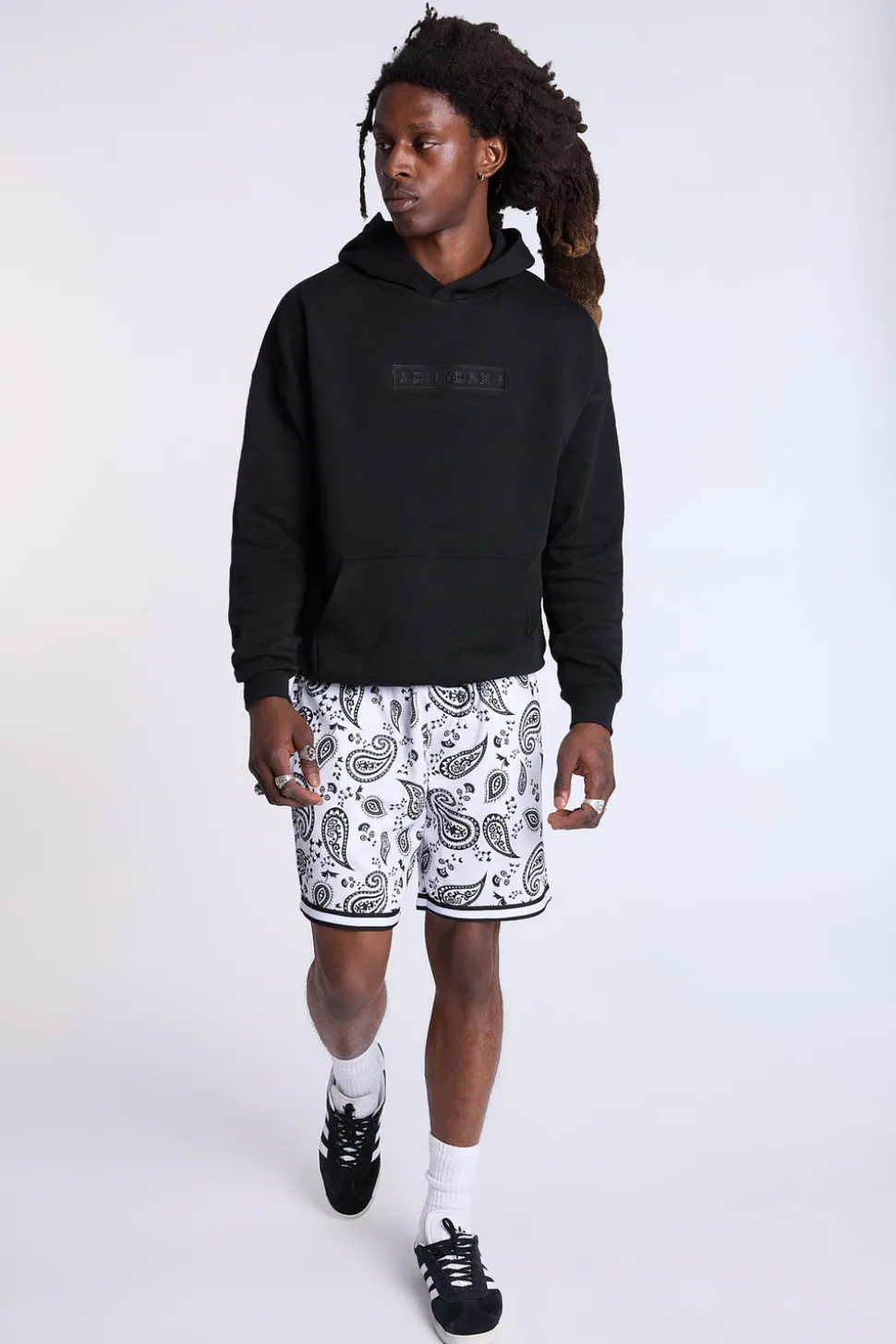 Arsenic Mens Allover Bandana Print Fleece Shorts