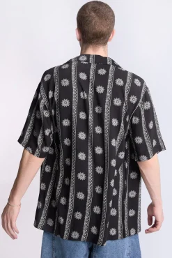 Arsenic Mens Medallion Print Button-Up