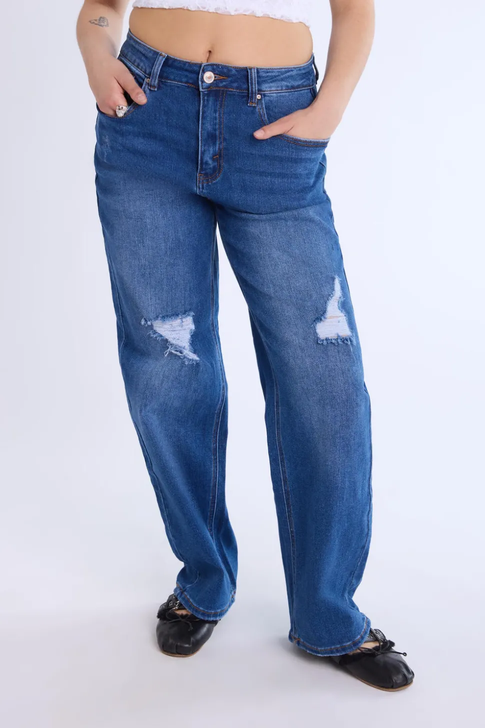 Distressed Straight Leg Jeans
