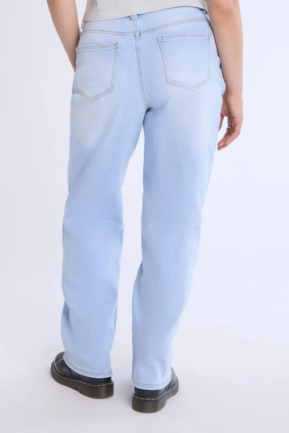 Distressed Straight Leg Jeans