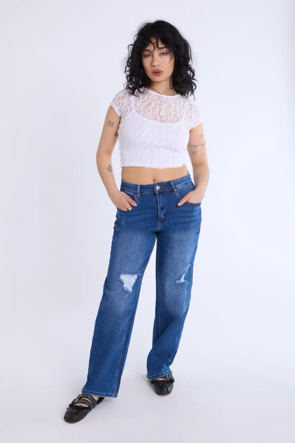Distressed Straight Leg Jeans