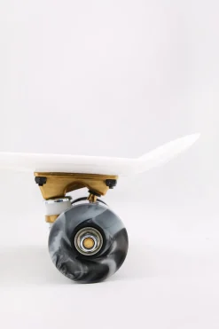 White & Gold Cruiser 22